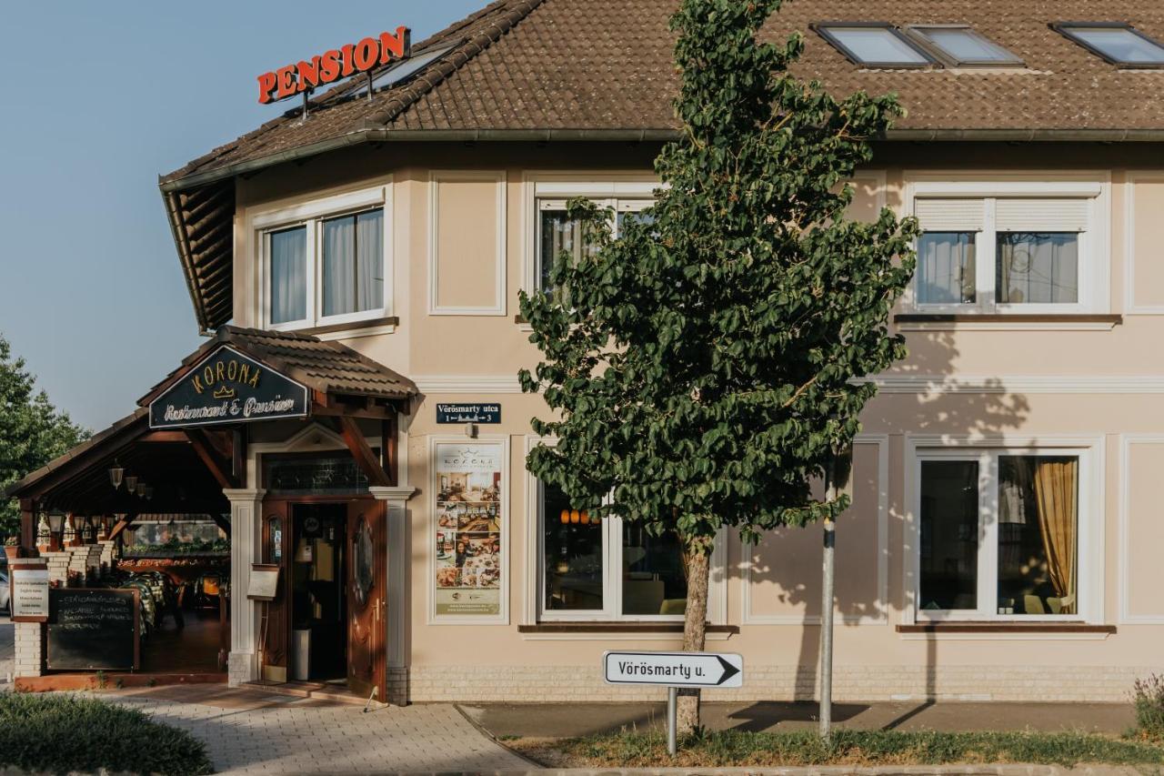 Korona Pension And Restaurant Hotel Heviz Exterior photo